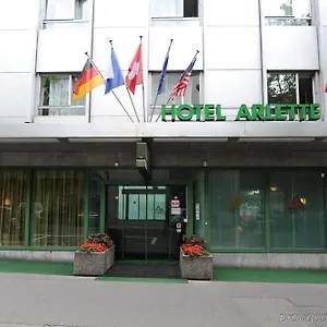 Arlette Beim Hauptbahnhof Zurich